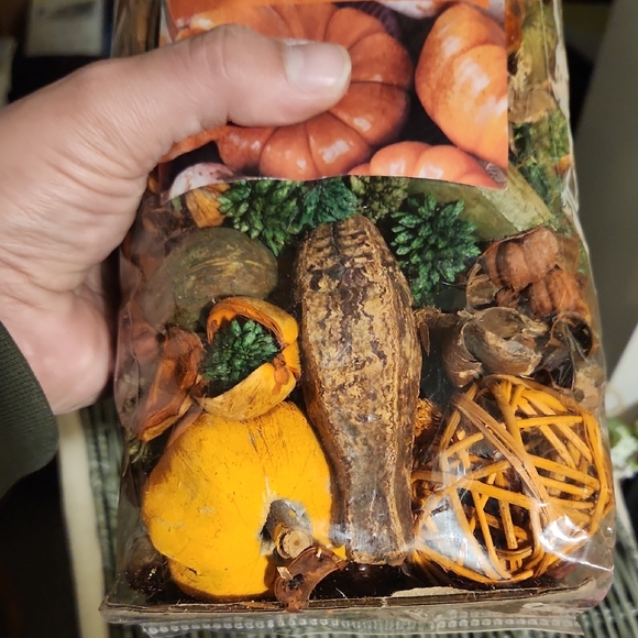 Pumpkin Spice Fragrant Potpourri - Picture 3 of 6